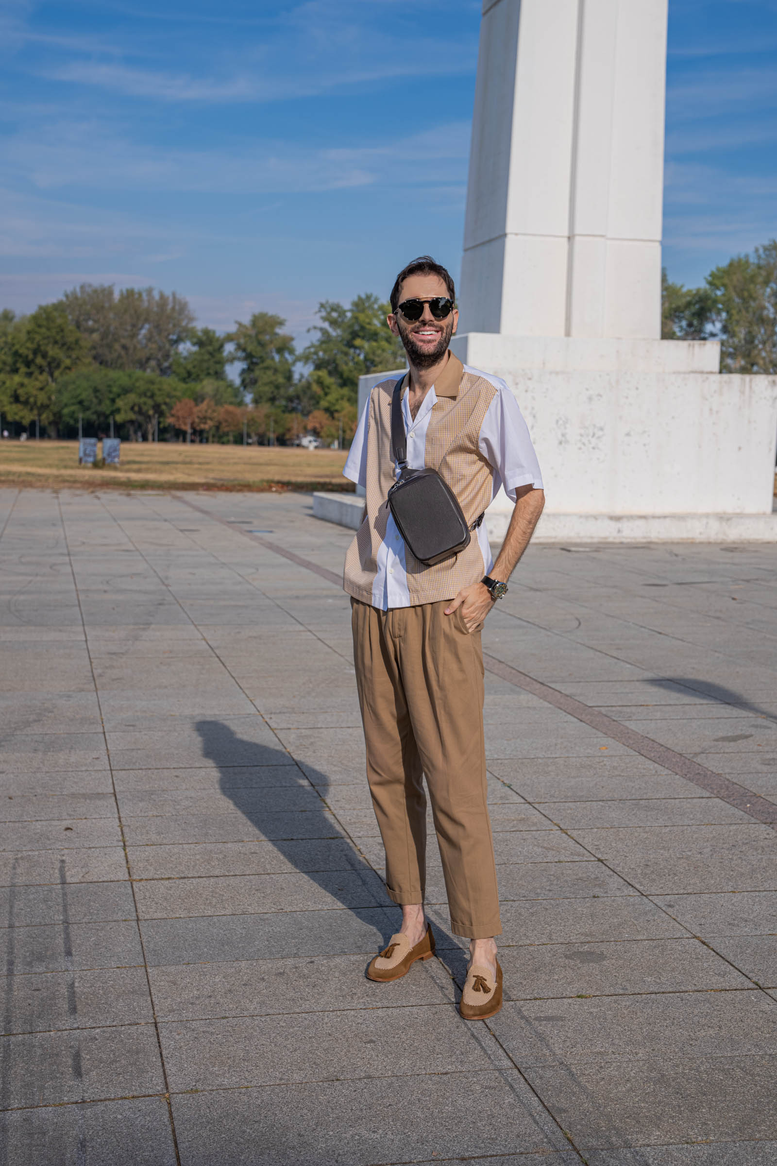 Relaxed summer menswear look by Mr.M blog founder Marko Tadić: Dsquared2 outfit, 1900 crossbody bag, Bard's Whisper watch and Fratelli Rossetti loafers