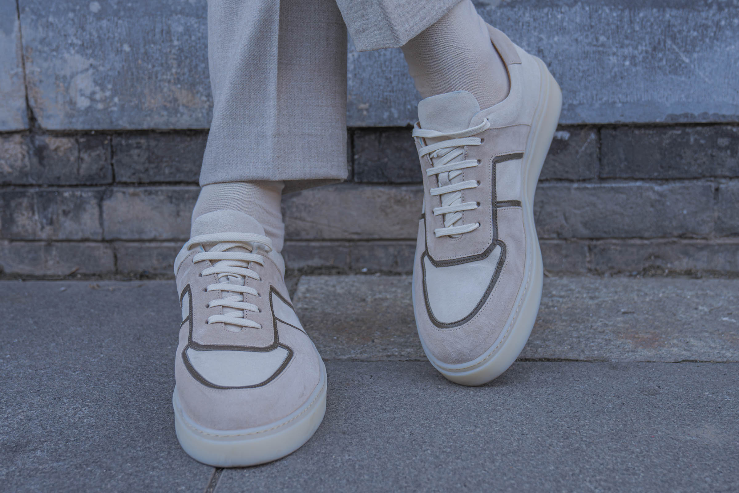 Carlos Santos Lonnie 1987 patike sa metalnim završecima pertli i voskanim pamučnim pertlama fotografisane na stepenicama Zabranjenog Grada